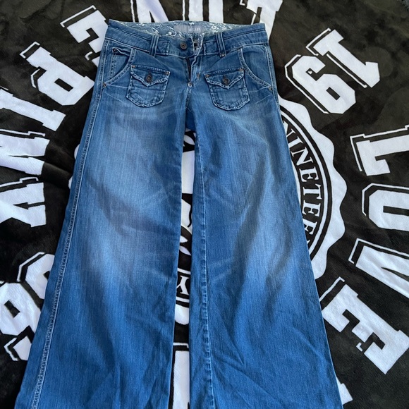 NWOT Delia’s Adorable Cropped jeans💕💕 - Picture 5 of 6